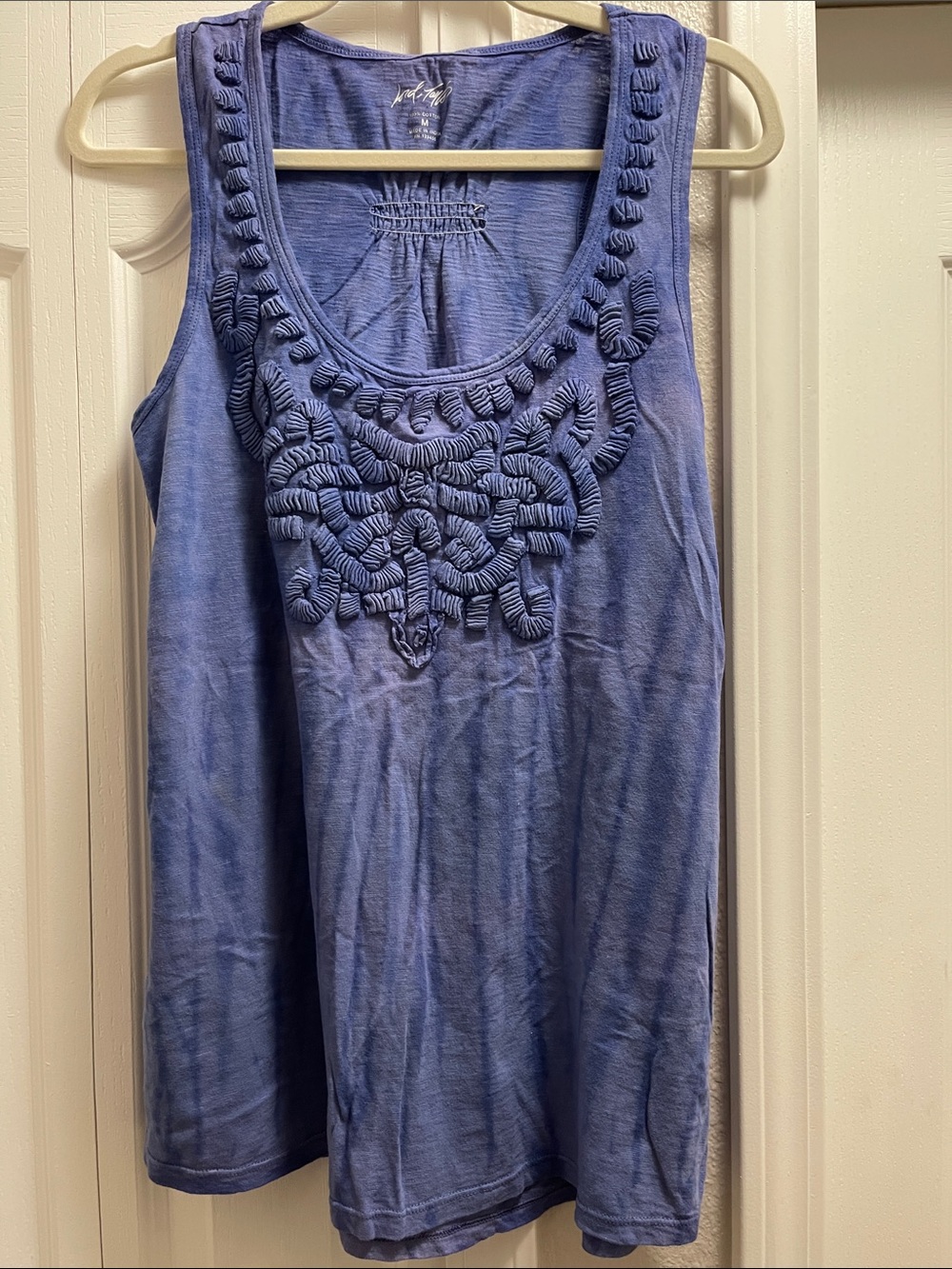 Lord & Taylor Blue Embroidered Scoop Neck Tank